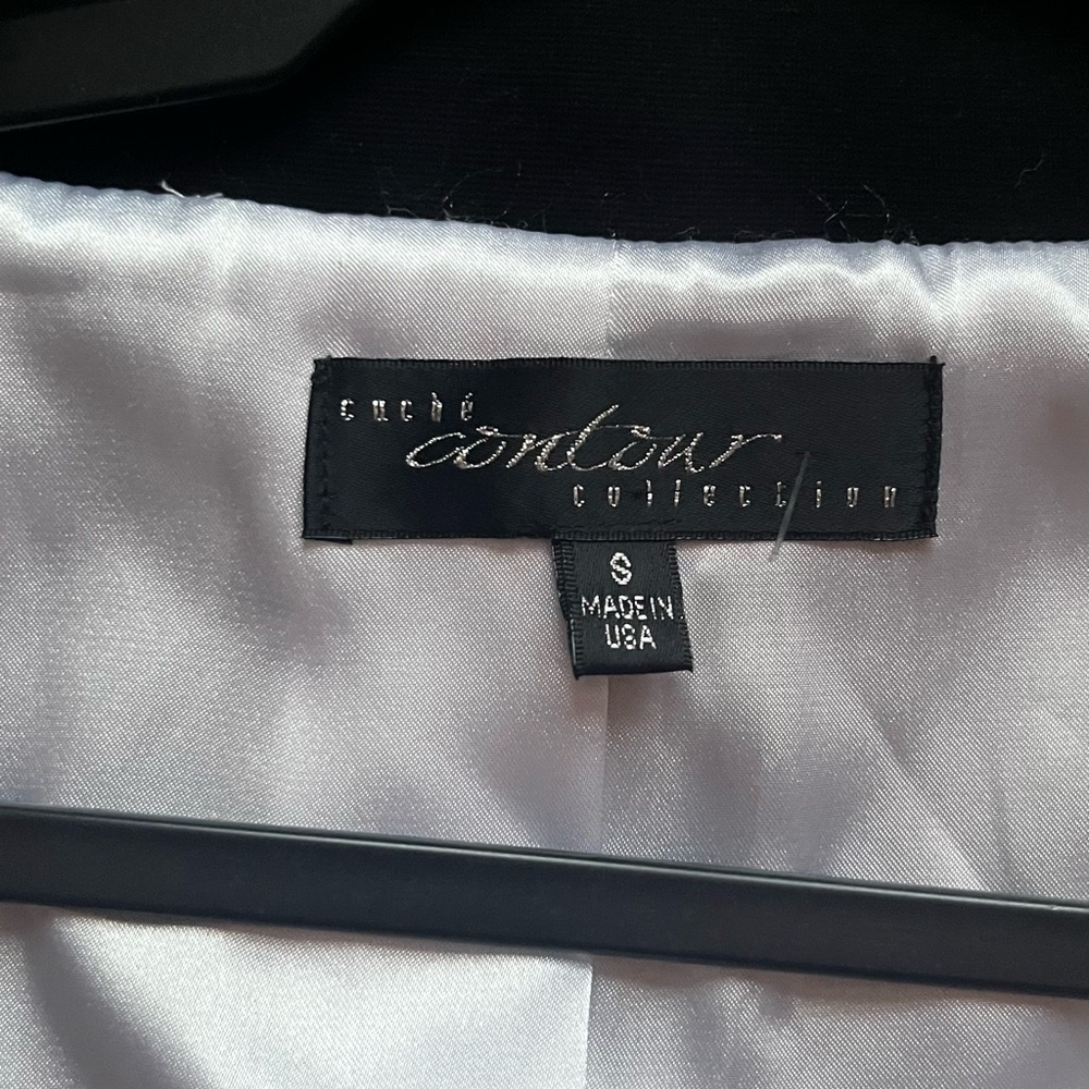 Cache Jacket - Picture 3 of 4